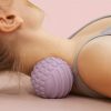 boule-massage-nuque-utilisation-1.jpg outil de massage multifonction
