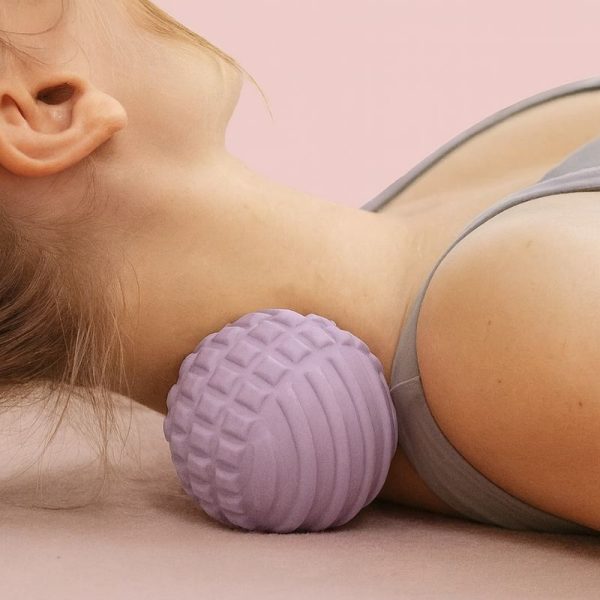 boule-massage-nuque-utilisation-1.jpg outil de massage multifonction